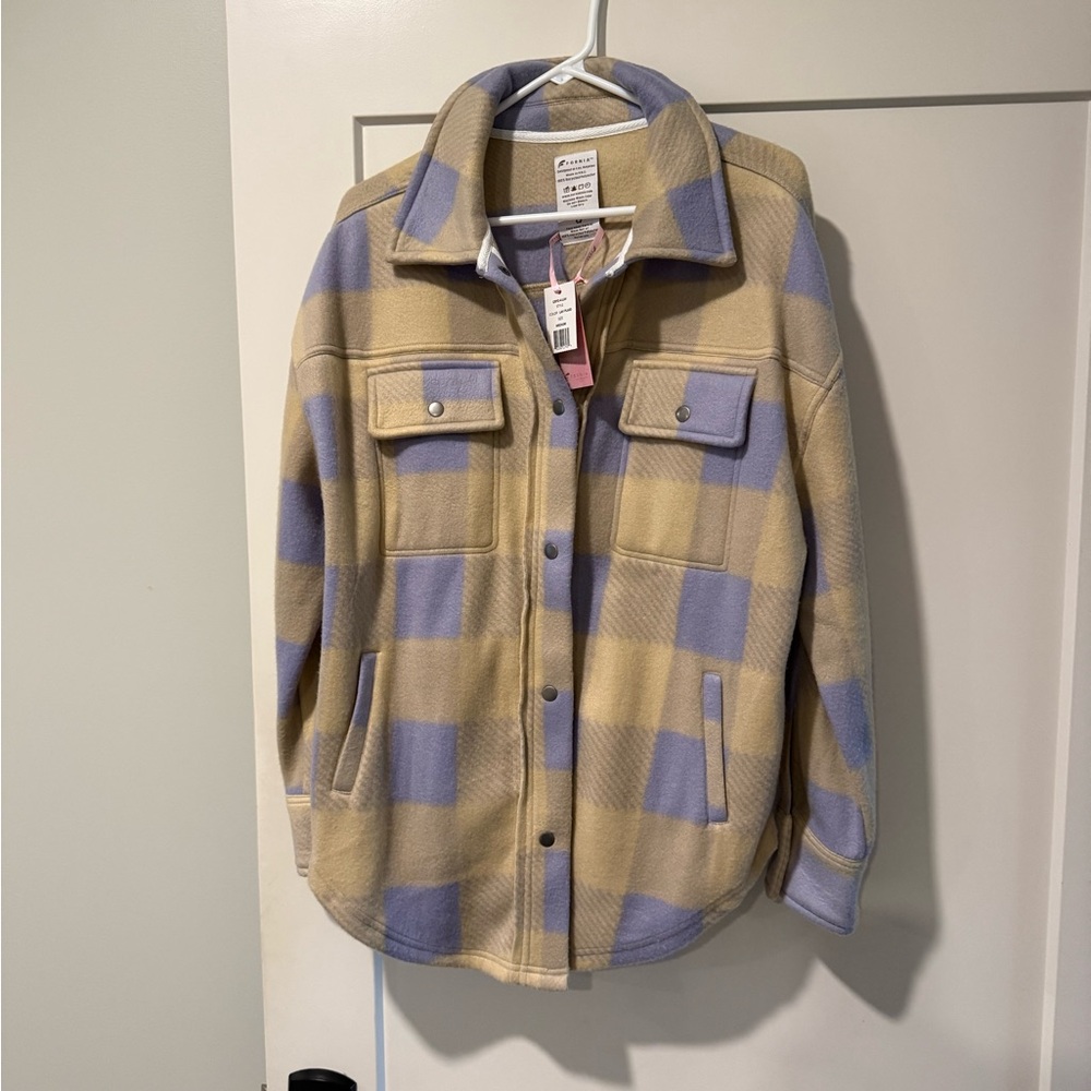Fornia Women's medium Beige & Lavender Plaid Fleece Shacket NEW